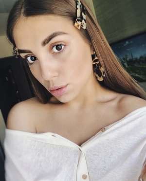 Karina Newface escorte avec lisescortagency